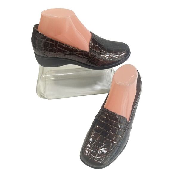 Clarks Womens 8 M Brown Croc Patent Leather Loafter Slip On 26102166 $125.00 - Picture 11 of 11
